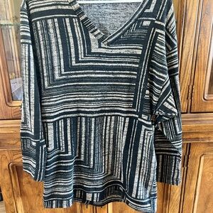 Ninth Moon Maternity Striped Geometric V-Neck Top in Black and Cream l Size S
